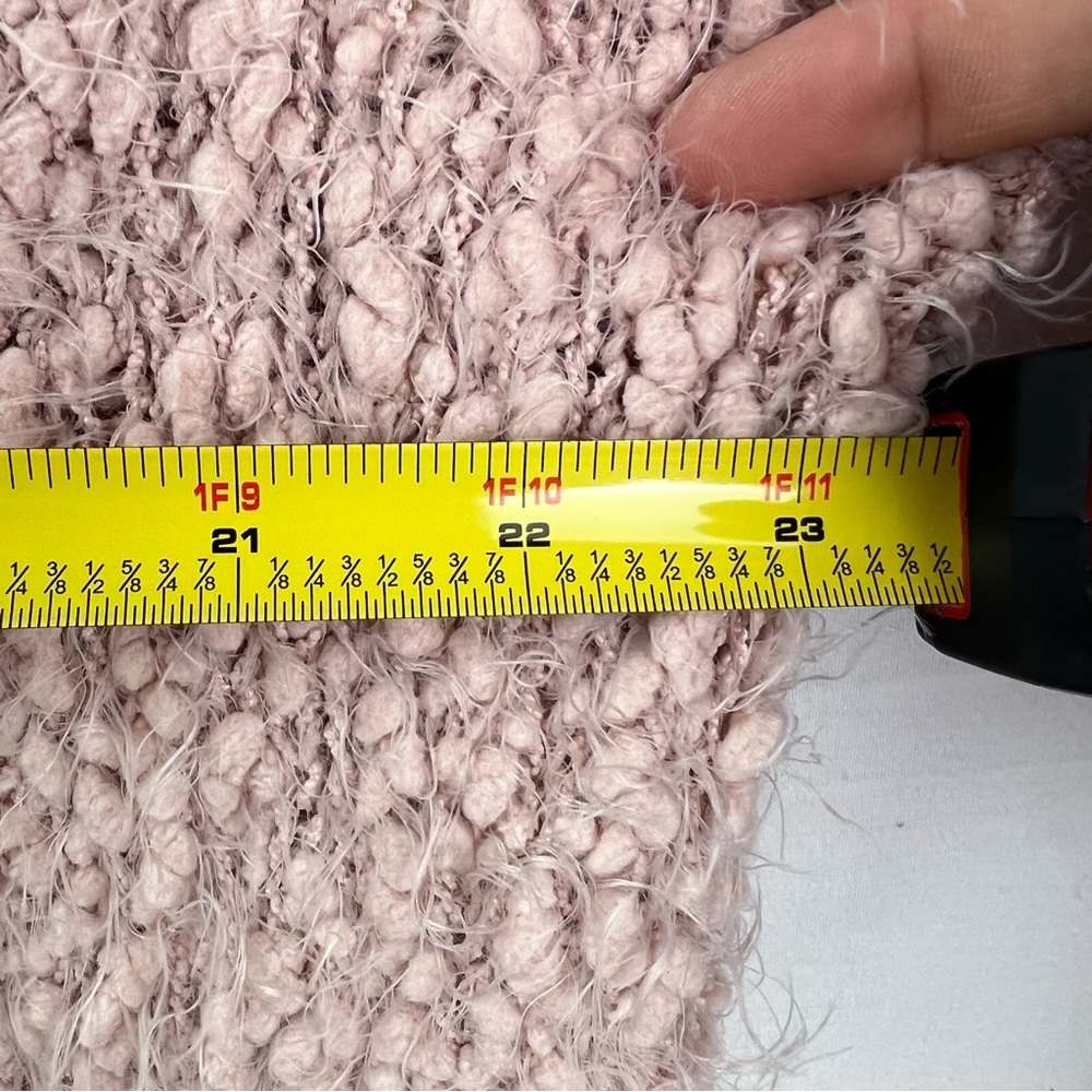 Me to We Women’s Blush Pink Fuzzy Soft Boucle Sweater Scoop Neck Size S - Picture 9 of 9